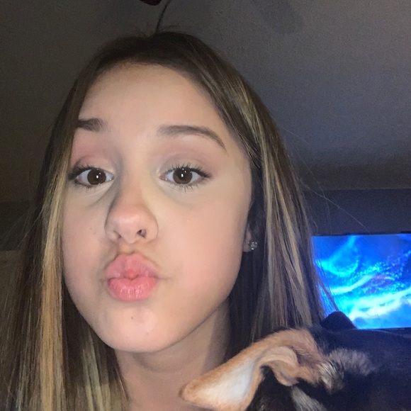 Meet your Posher, Syd. Renee. - Picture 2 of 3